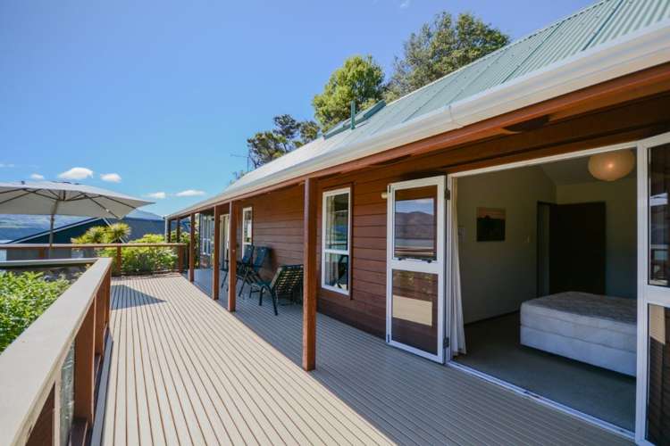 17 Settlers Hill Akaroa_29