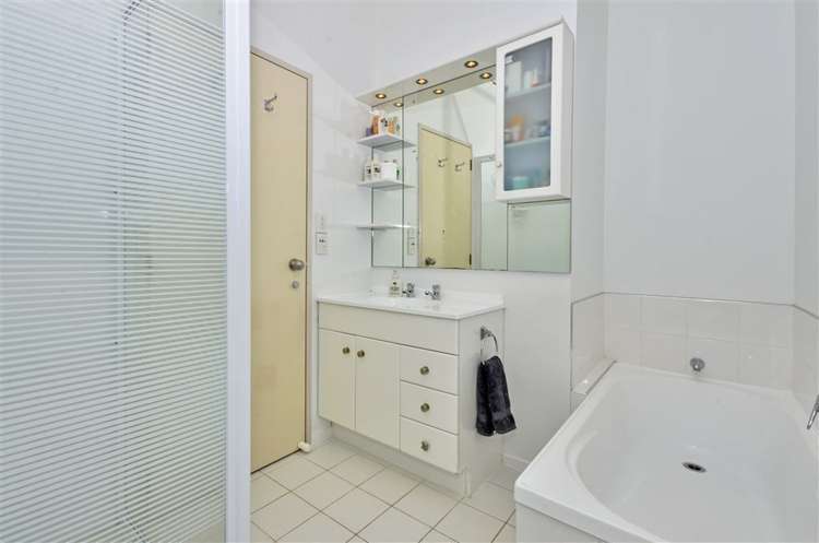 2/33 Pluto Place Beach Haven_16