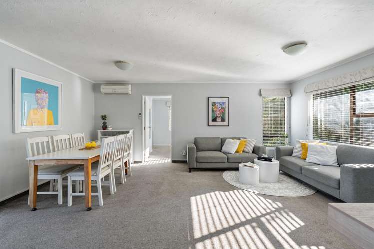 43A Thatcher Crescent_5