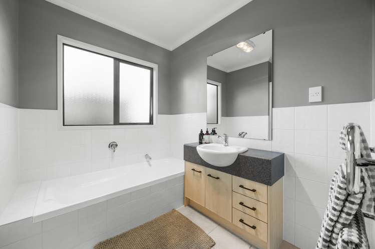 8 Vin Santo Lane Te Atatu Peninsula_26