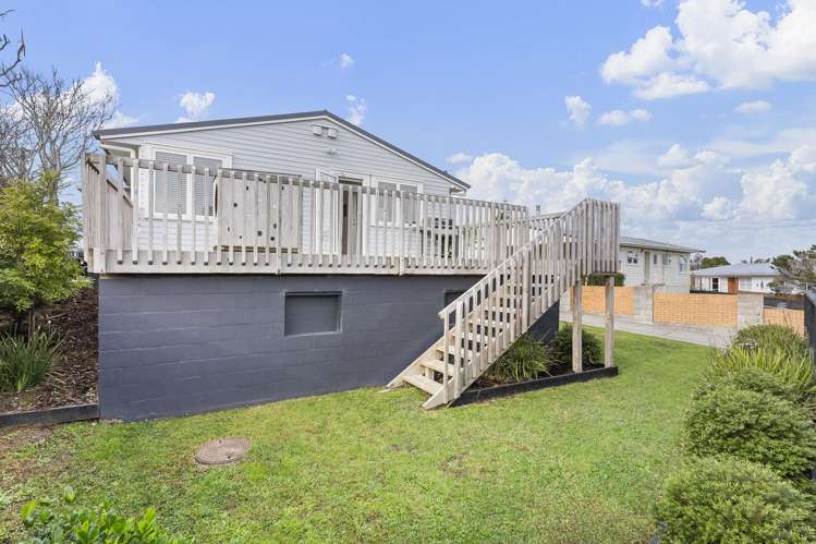 27 Kirrie Avenue Te Atatu South_33