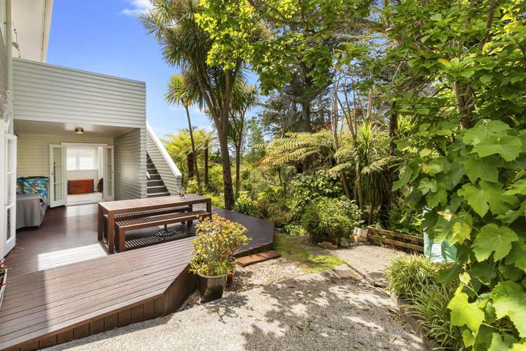 11 Fairmount Road, Titirangi_8