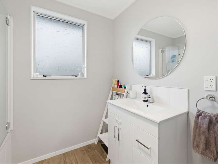 6 Escort Grove palmerston north Awapuni_23