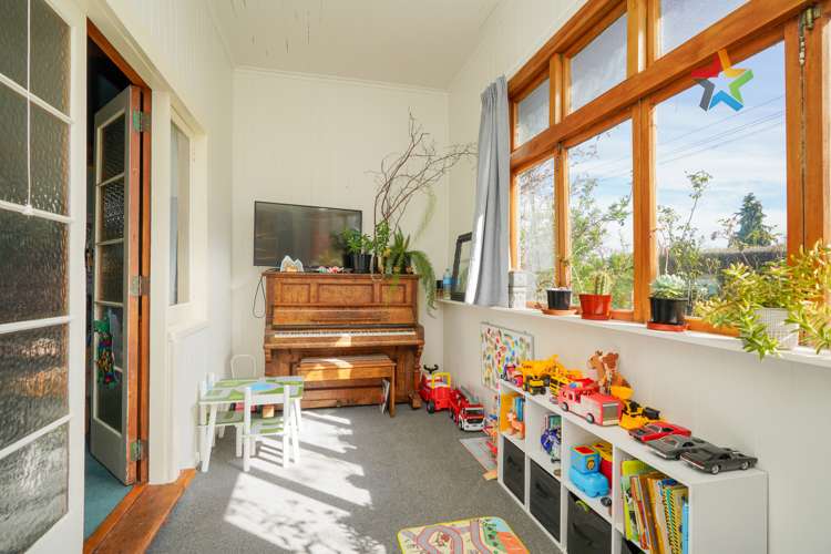 1 Home Street Manapouri_15