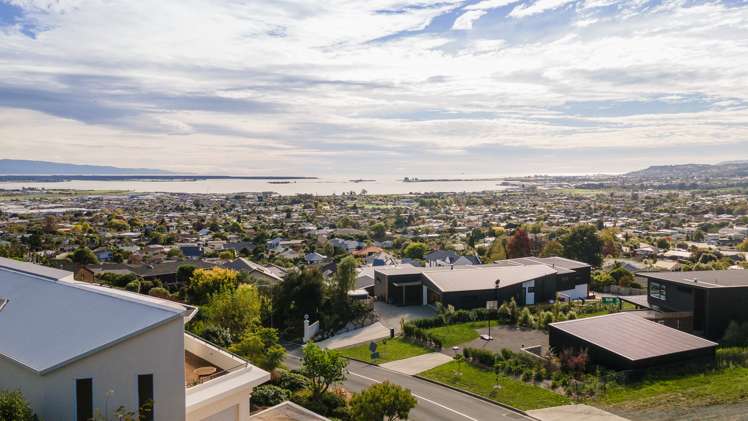 12 Valhalla Drive Richmond_16