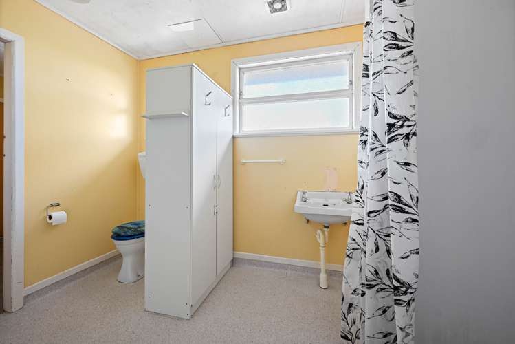 8 Gazeley Avenue Silverdale_9