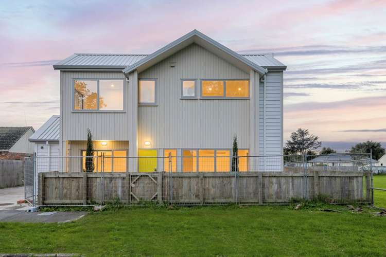 8a Taurima Avenue Point England_1