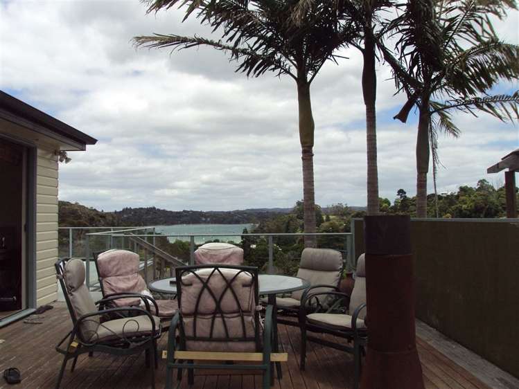 28 Russell Heights Russell_2