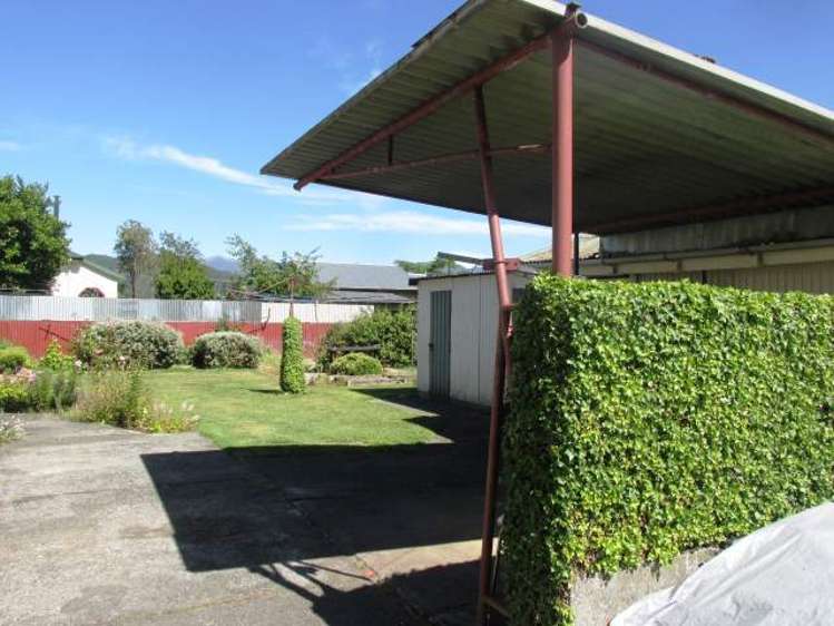 2 Shearman Street Reefton_16