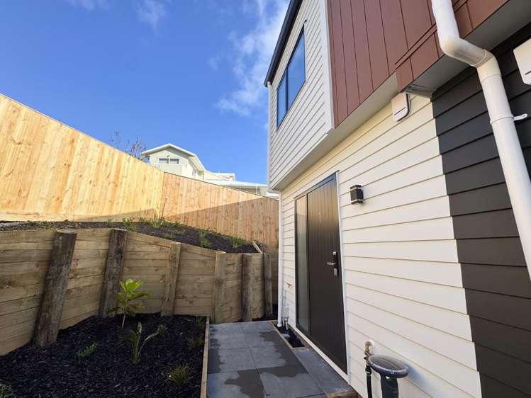 1/8 Lowtherhurst Road 11410_10