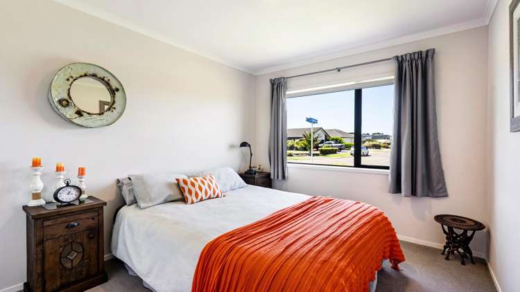 65 Links Drive Waiwhakaiho_11