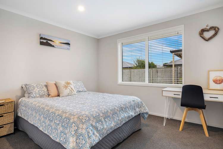 2 Wineberry Avenue Amberley_13