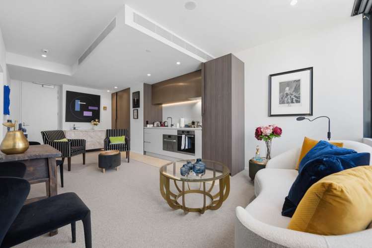 3404/10 Commerce Street City Centre_9