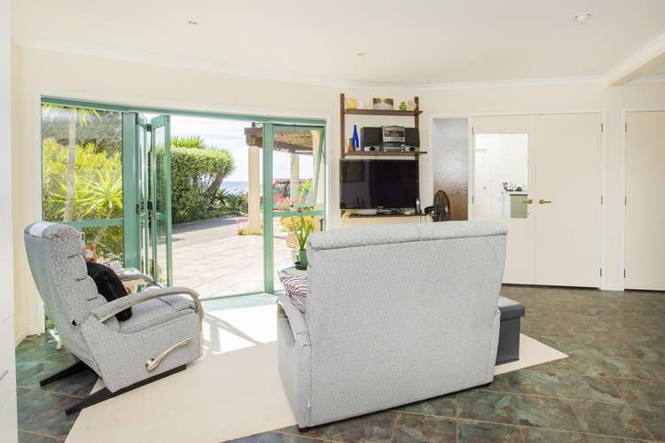 64 Moana Road Okitu_14