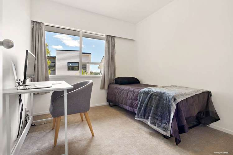 2/68 Clayburn Road Glen Eden_5