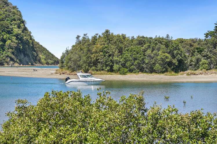 91 Weranui Road Waiwera_32