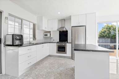 1/63 Kenderdine Road_3