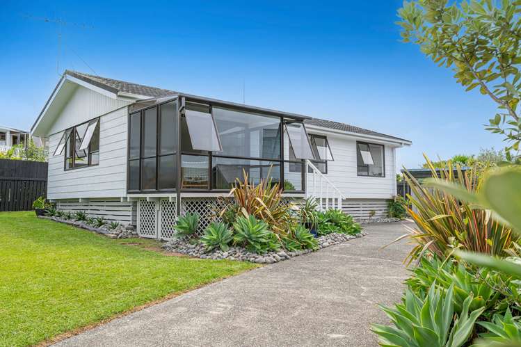 7 Kauri Crescent Snells Beach_1