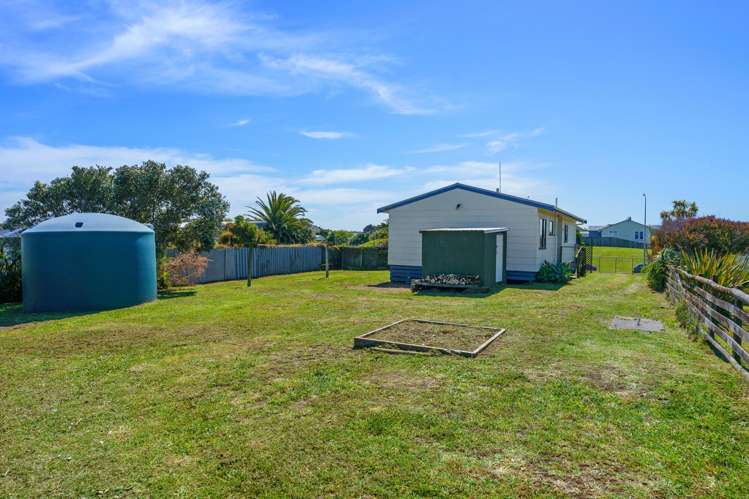 17 Kitchener Street Te Horo Beach_14