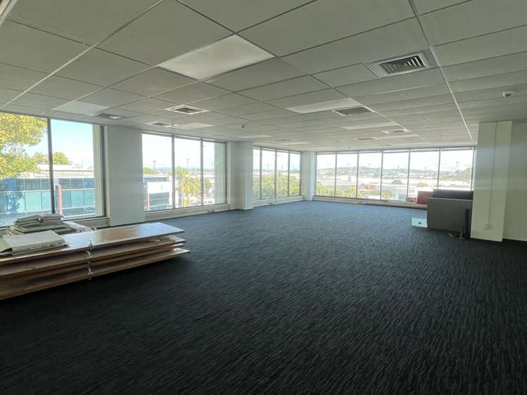 Part Level 2/15B Vestey Drive Mount Wellington_3