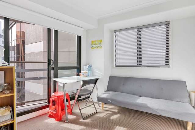 709/96 Symonds Street Grafton_2