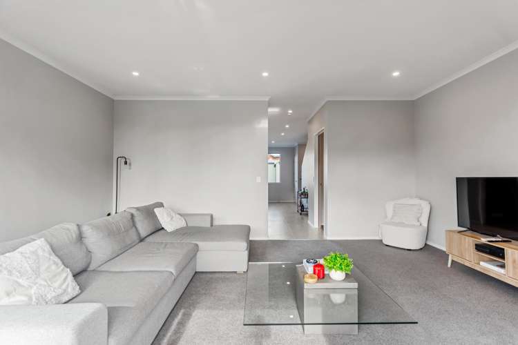 6/4 Matimati Place Hobsonville_5