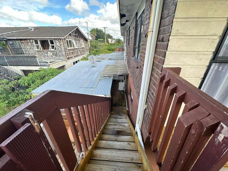 30 Royal Road Massey_13