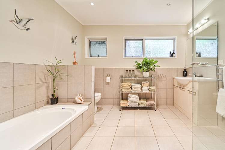 36 Kaimata Road Bay View_12