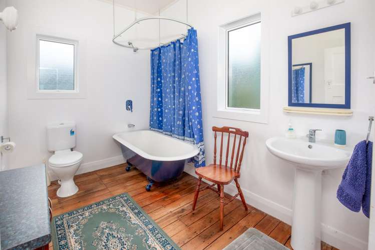 21 Ocean View Road Port Waikato_10