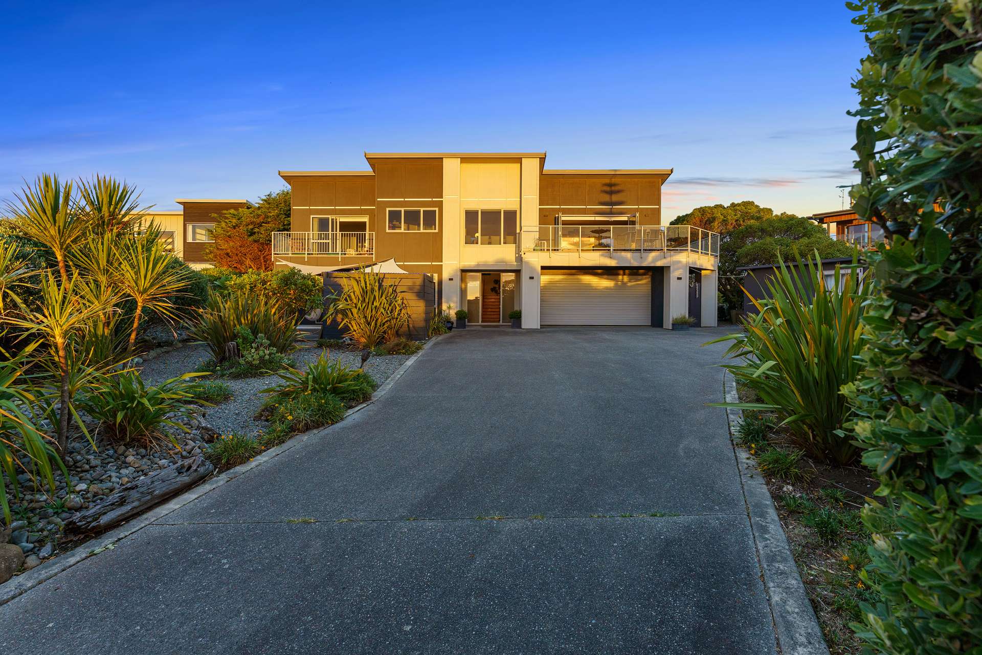 11 Pharazyn Avenue Waikanae Beach_0