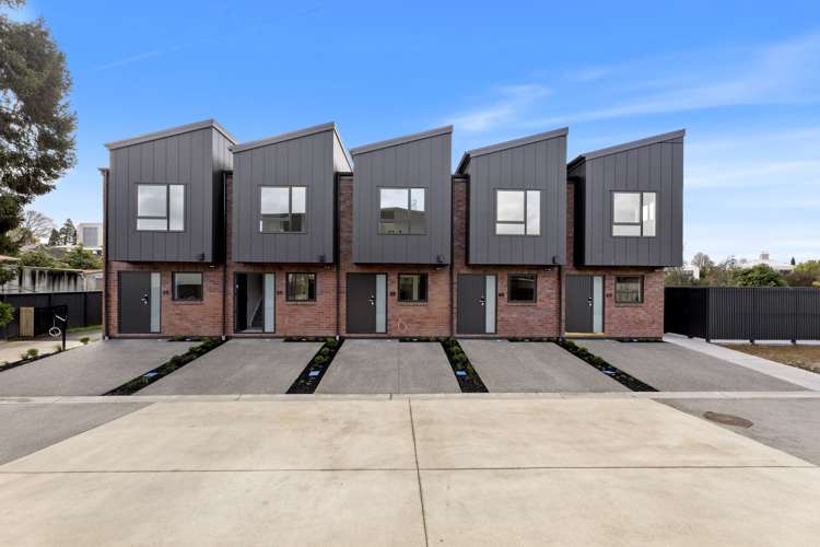 2/5 Vesty Avenue Hillcrest_16