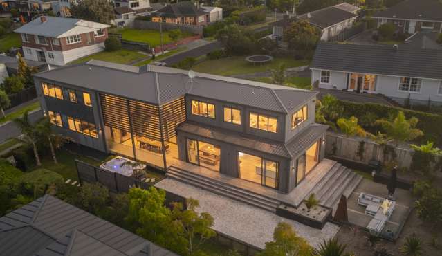 Hulena-designed home in Glendowie goes to auction