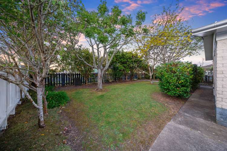 47 Tirimoana Road Te Atatu South_14