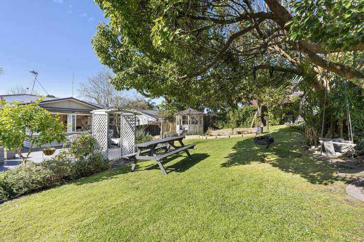 24 Lyons Avenue Murrays Bay_10