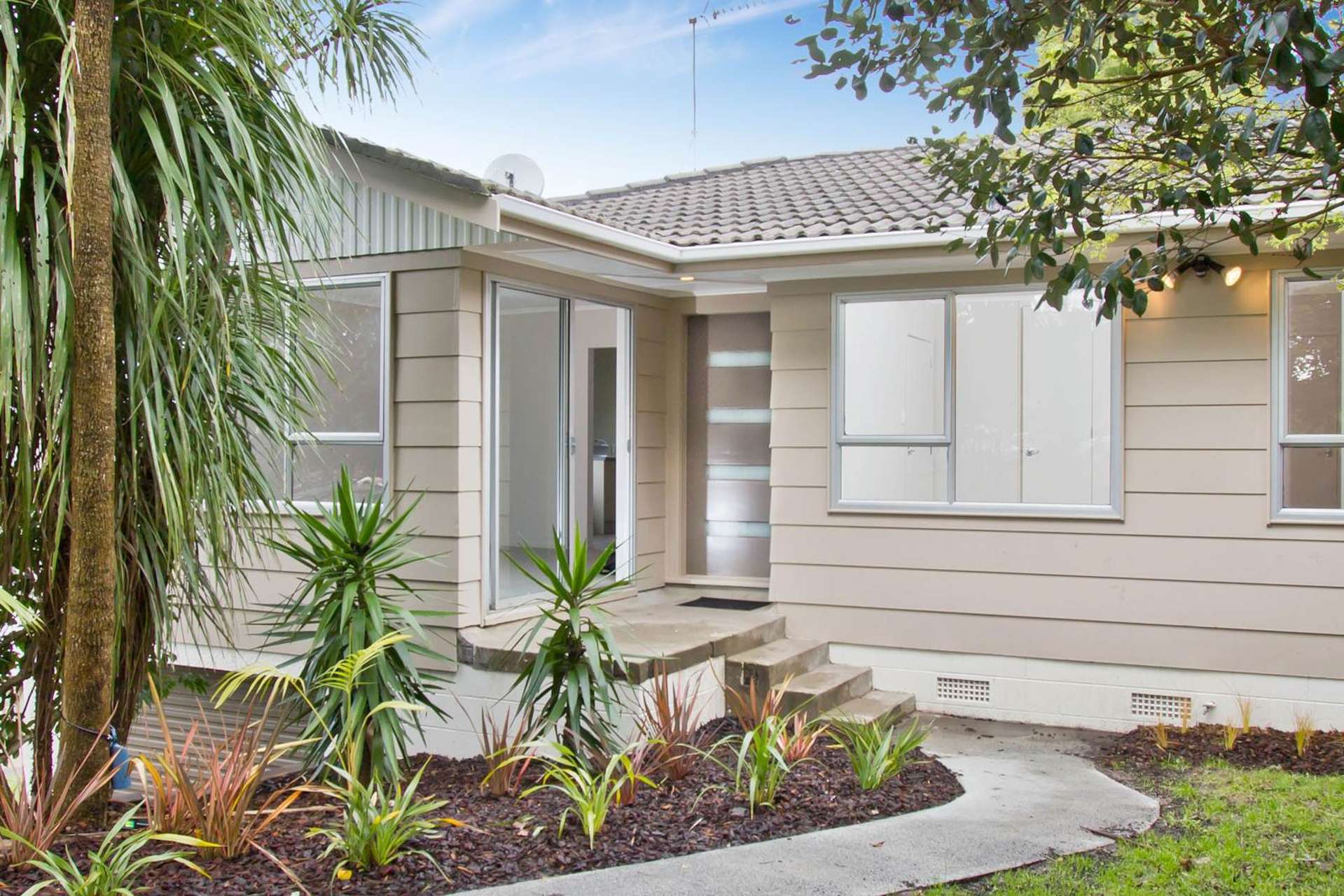 1/56 Glengarry Road Glen Eden_0