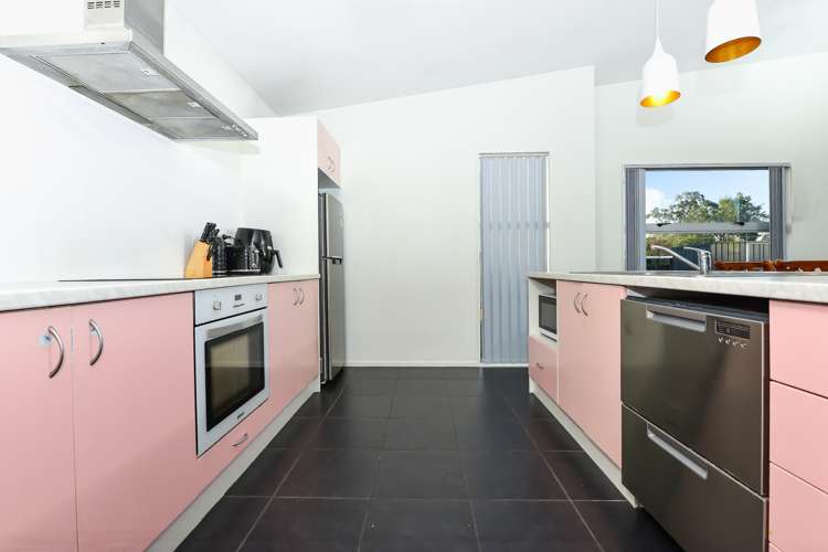 16a Richan Street Glenview_6