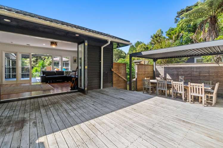 31 Valley Road Titirangi_23