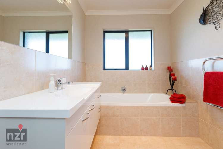 15 Paradise Avenue Feilding_9