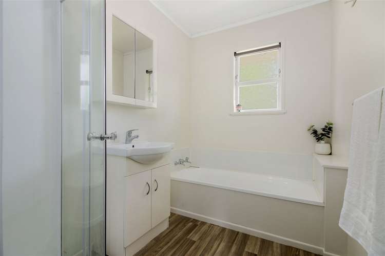 28 Hobart Crescent Wattle Downs_11