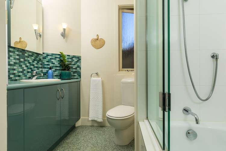 122 Vauxhall Road Narrow Neck_23