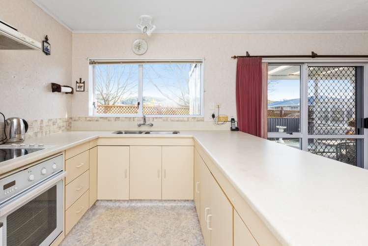 21a Whiting Crescent Greenmeadows_6