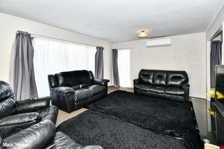 426 & 426A Roscommon Road Manurewa_11