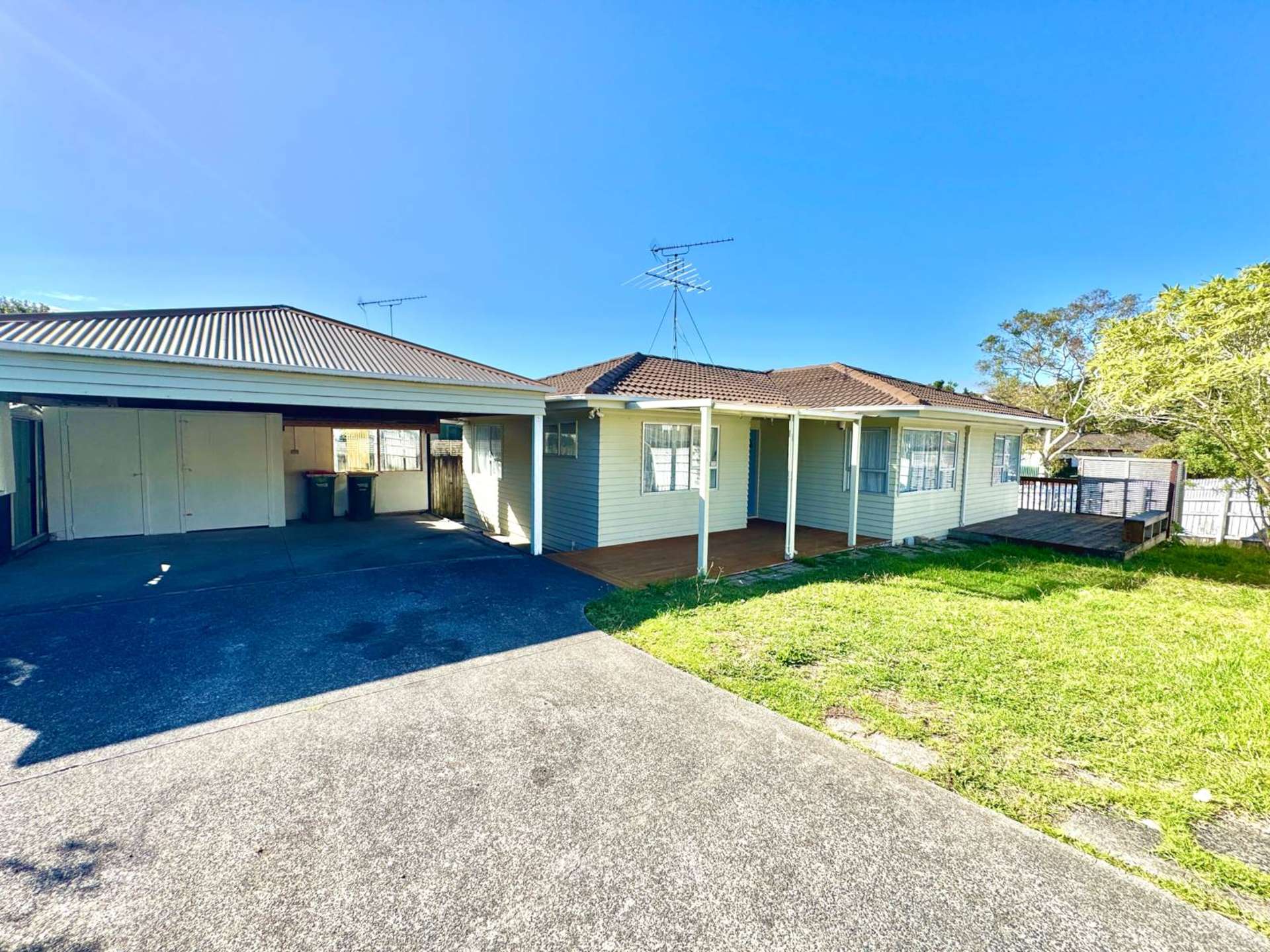 1 Athena Drive Totara Vale_0