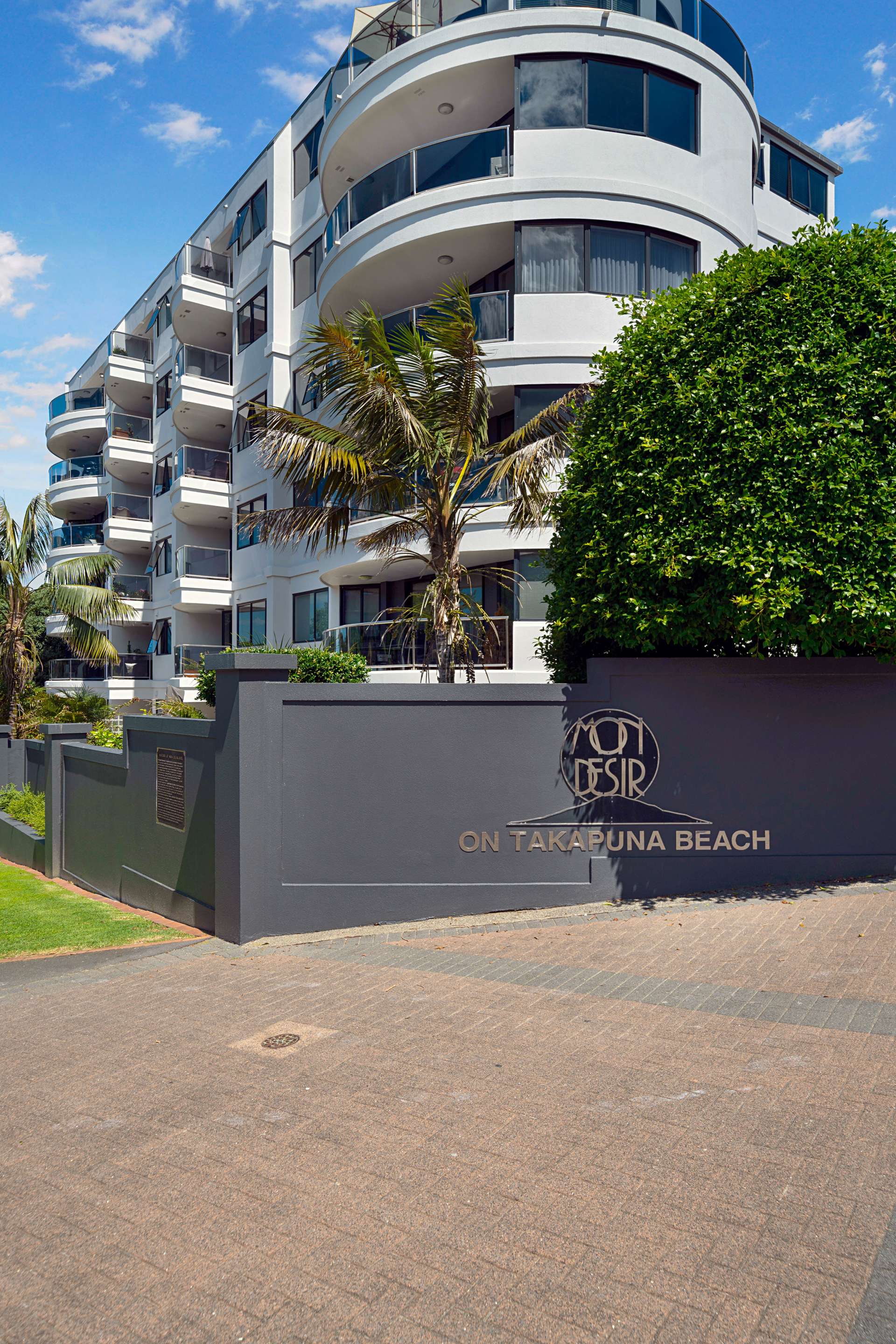 2i/175 Hurstmere Road Takapuna_0