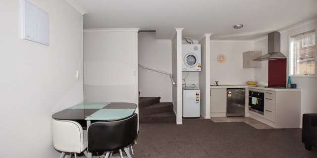 4/167 Knighton Road Hillcrest_3