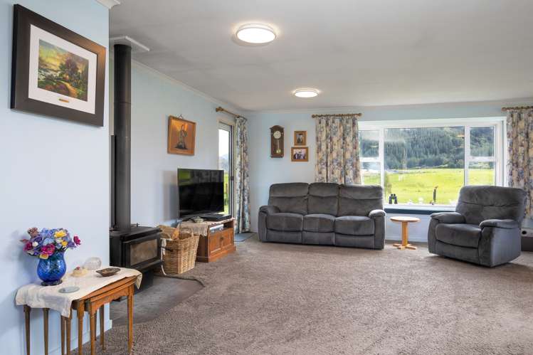 1231 Queen Charlotte Drive Anakiwa and Surrounds_8