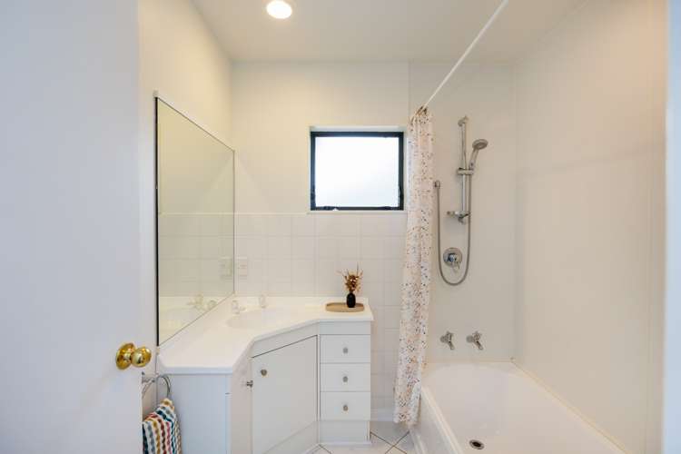 127 Summerhill Drive Fitzherbert_25