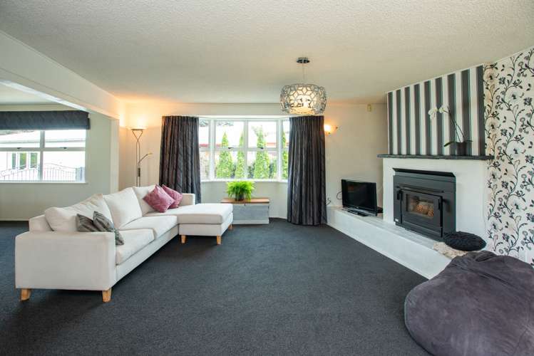 20 Deakin Place Clive_1