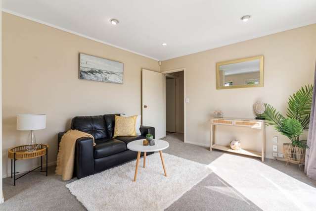 2/375 Wairau Road Totara Vale_4