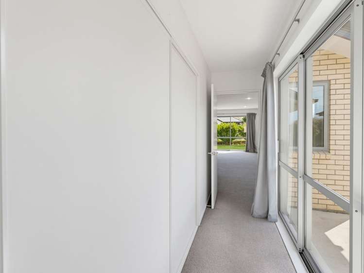 17 Charente Way Yaldhurst_9
